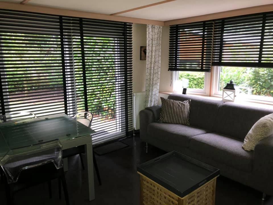 Chalet 4-5 Pers in Epe F16 Van alle gemakken voorzien Max aantal volwassenen is 4 Buitenkant foto